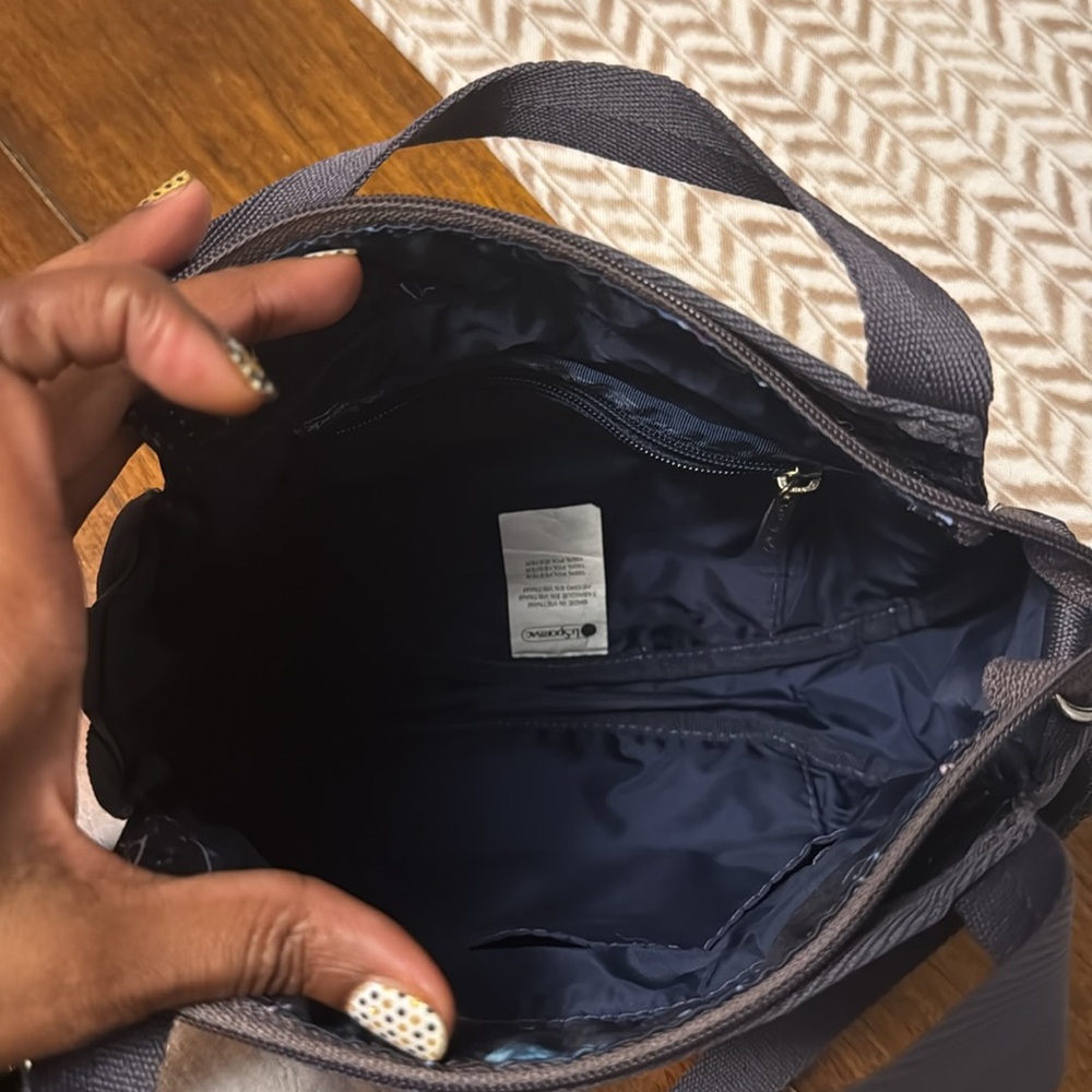 LeSportsac Small Jenni in the print Venus Rising!!✨ - Picture 3 of 7